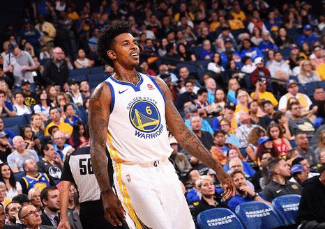 杜兰特再展拆队专家属性！突破下滑全场飘着打，持球拖节奏太辣眼（杜兰特再度展现拆队属性，突破下滑全场飘投，持球粘滞拖慢节奏太辣眼）