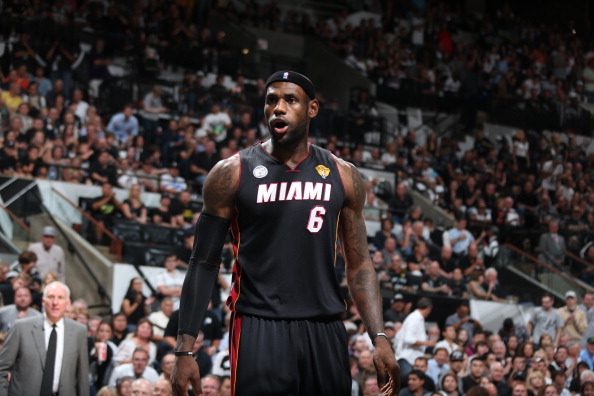 安永佳：赛季结束心情开心，希望明年表现更上一层楼（安永佳：赛季收官喜悦，期待明年更进一步）