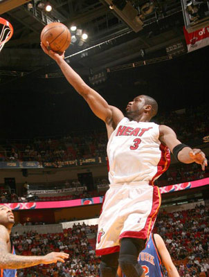 无人可阻！萨林杰半场狂砍20分，全场32分创赛季得分新高（势不可挡！萨林杰半场轰下20分，单场32分刷新赛季个人纪录）