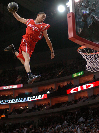 英媒：德利赫特的伤势并不严重，最快有望本周恢复训练（英媒：德利赫特伤情无大碍，最快本周即可恢复训练）