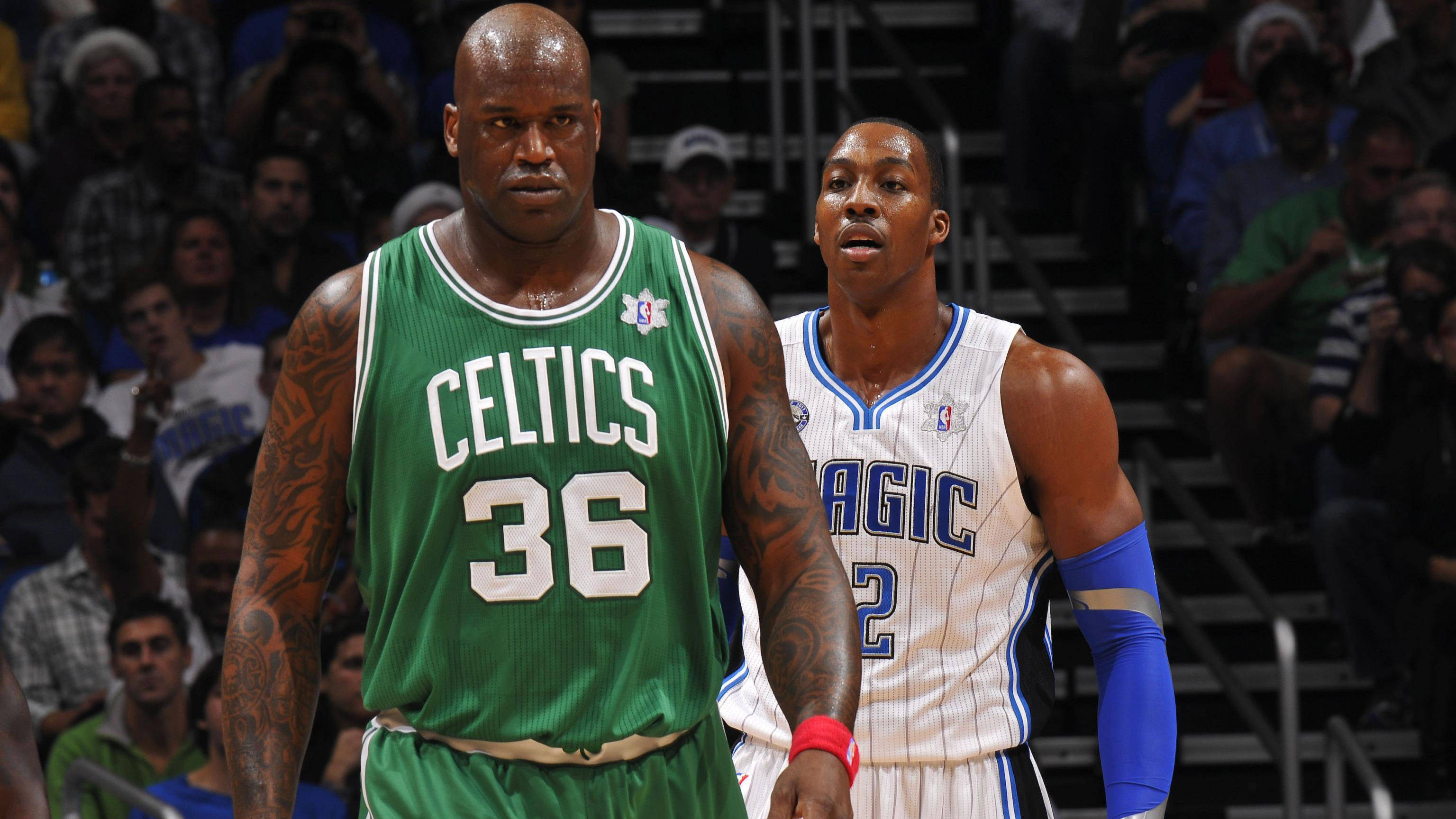 记者：青岛伤兵满营 胡小龙纪卓崴脚&王奕博肩伤复发&段昂君发烧（记者：青岛队伤病不断，胡小龙与纪卓脚踝扭伤，王奕博肩伤复发，段昂君发烧）