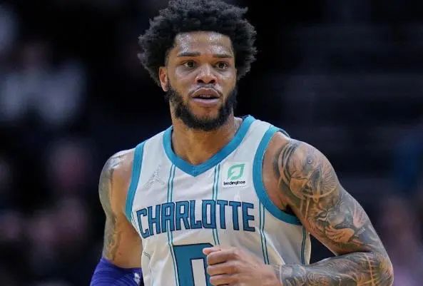 拜仁德甲时代第二次取得15连胜，上一次是在弗里克执教时期（拜仁在德甲再度豪取15连胜，上一次纪录诞生于弗里克执教期）