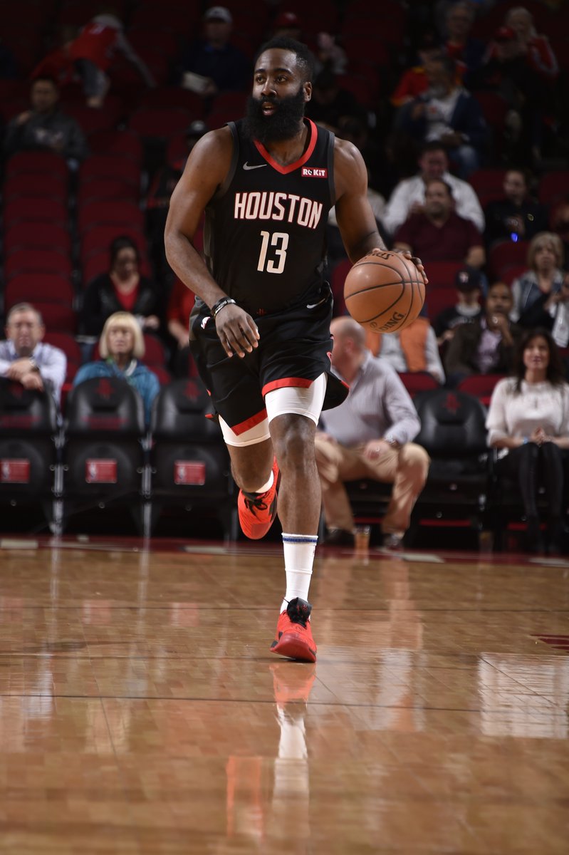 克媒：汉堡进行球衣慈善拍卖，18岁武斯科维奇球衣成标王（克罗地亚媒体：汉堡举办球衣慈善拍卖，18岁武斯科维奇战袍拍出最高价）