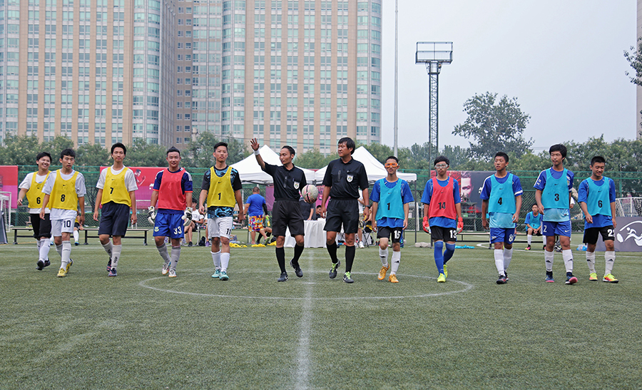 斯帕莱蒂：戴维需要连续踢五场？难道我也得带皇马巴萨五场？（斯帕莱蒂：戴维非得连踢五场？难道我也要连战皇马、巴萨五场？）