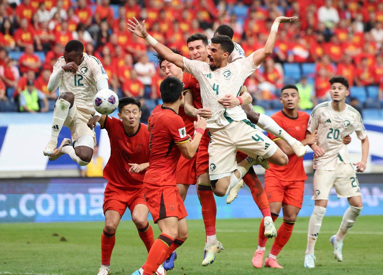 斯帕莱蒂：迪格雷戈里奥是一门；库普踢中卫就是为了参与进攻（斯帕莱蒂：迪格雷戈里奥是门将；让库普踢中卫是为了更好地参与进攻）