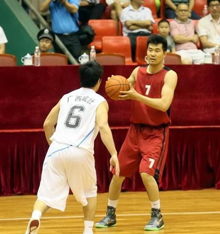 此前球报称本菲卡有意格雷罗，记录报：俱乐部否认了兴趣（球报传本菲卡有意格雷罗，纪录报辟谣：俱乐部不感兴趣）