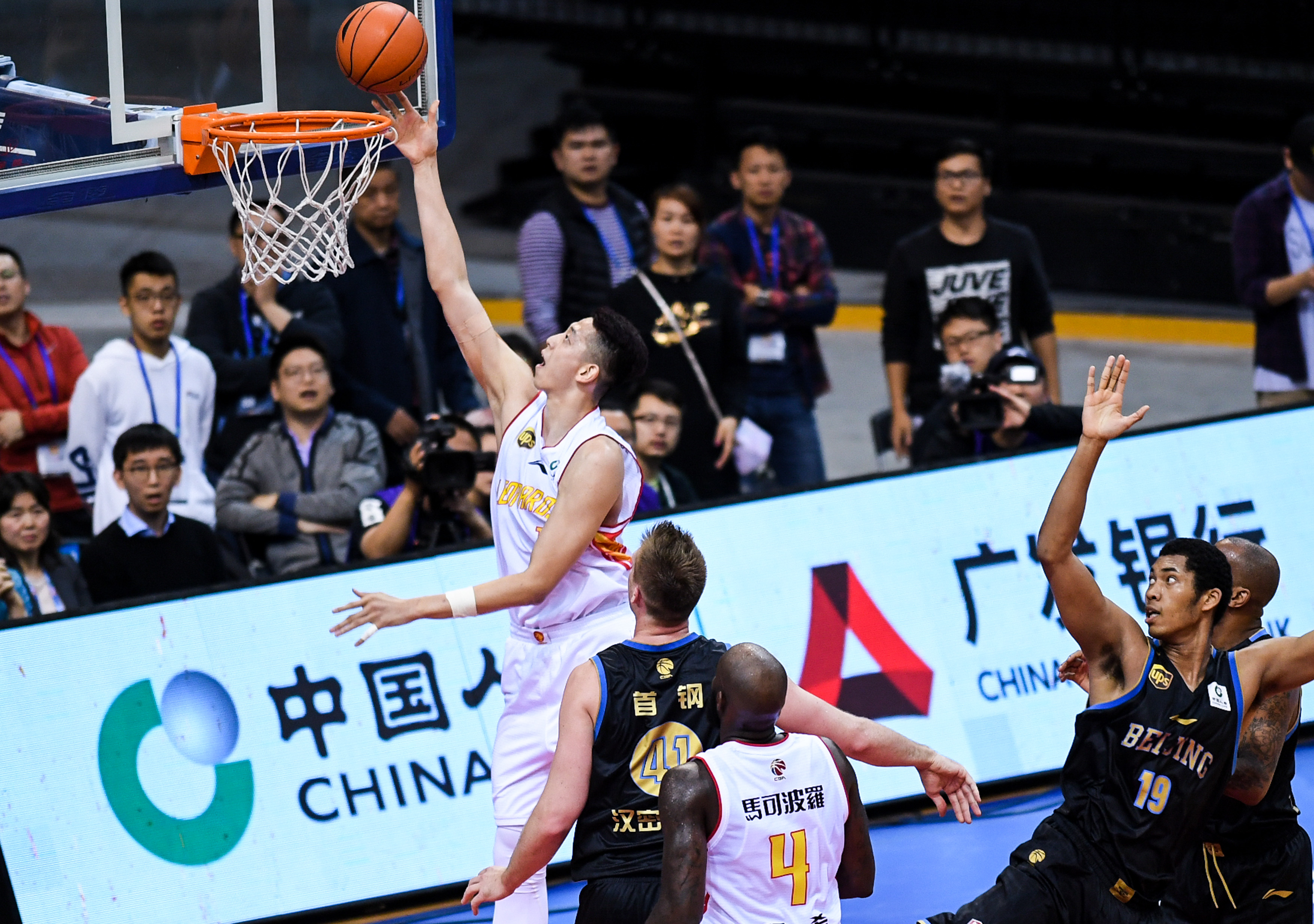 毕包主帅：本轮能否拿分至关重要，很遗憾登贝莱不能出战（毕包教头：本轮抢分关键，遗憾登贝莱缺阵）