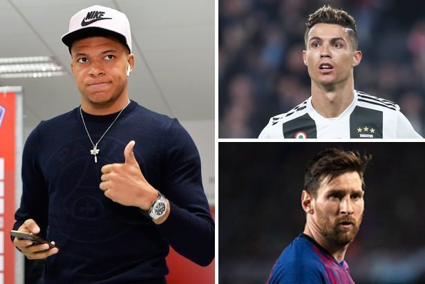 萨拉赫炮轰主帅引震荡！利物浦高层力挺斯洛特，冬窗离队危机加剧（萨拉赫怒斥主帅掀风波！利物浦高层力保斯洛特，冬窗离队风险升级）