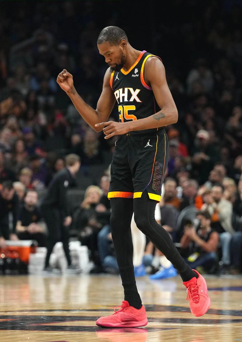 欧洲篮球巨人再度夺冠（欧洲篮坛霸主再度问鼎）