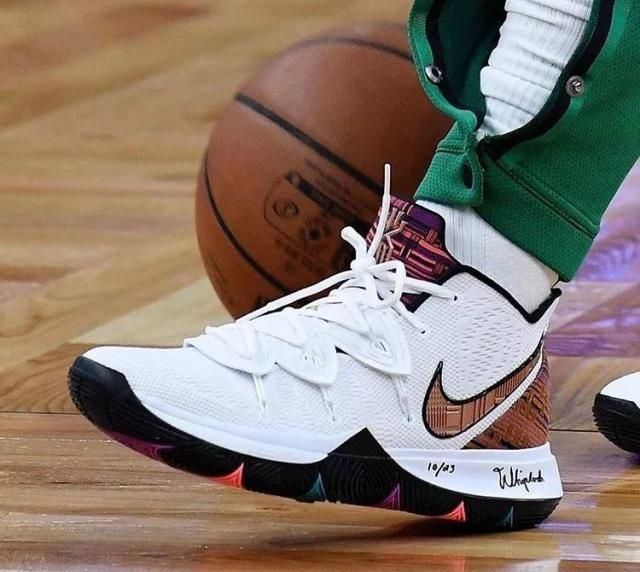 利物浦第二次在欧冠主场丢4+球，上一次是2023年2-5皇马（利物浦欧冠主场再现4+失球，上一次是2023年2-5负皇马）