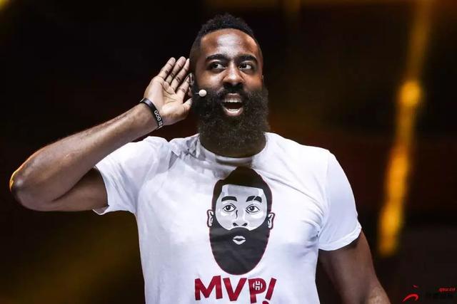 申军：二转前出现经济困难；球员从这走向豪门也是西海岸成功（申军：二转前财政吃紧；把球员送往豪门同样是西海岸的成功）