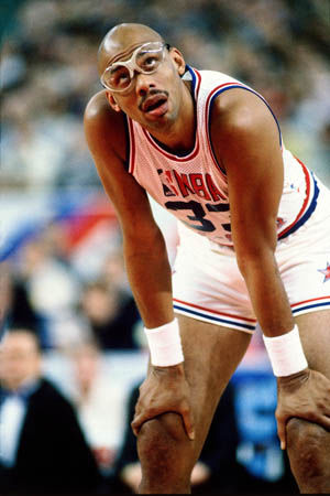 中超：山东泰山主场2-1逆转武汉三镇（中超：山东泰山主场2-1翻盘武汉三镇）