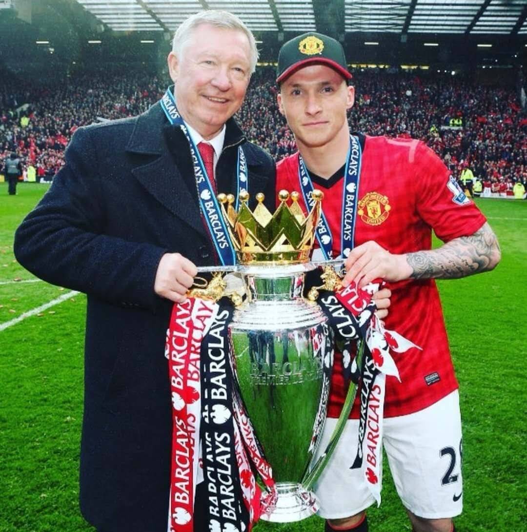 铜梁龙贺国安夺冠：是对往日辉煌的致敬，更是新征程的起点（铜梁龙庆祝国安登顶：致敬辉煌，启航新篇章）