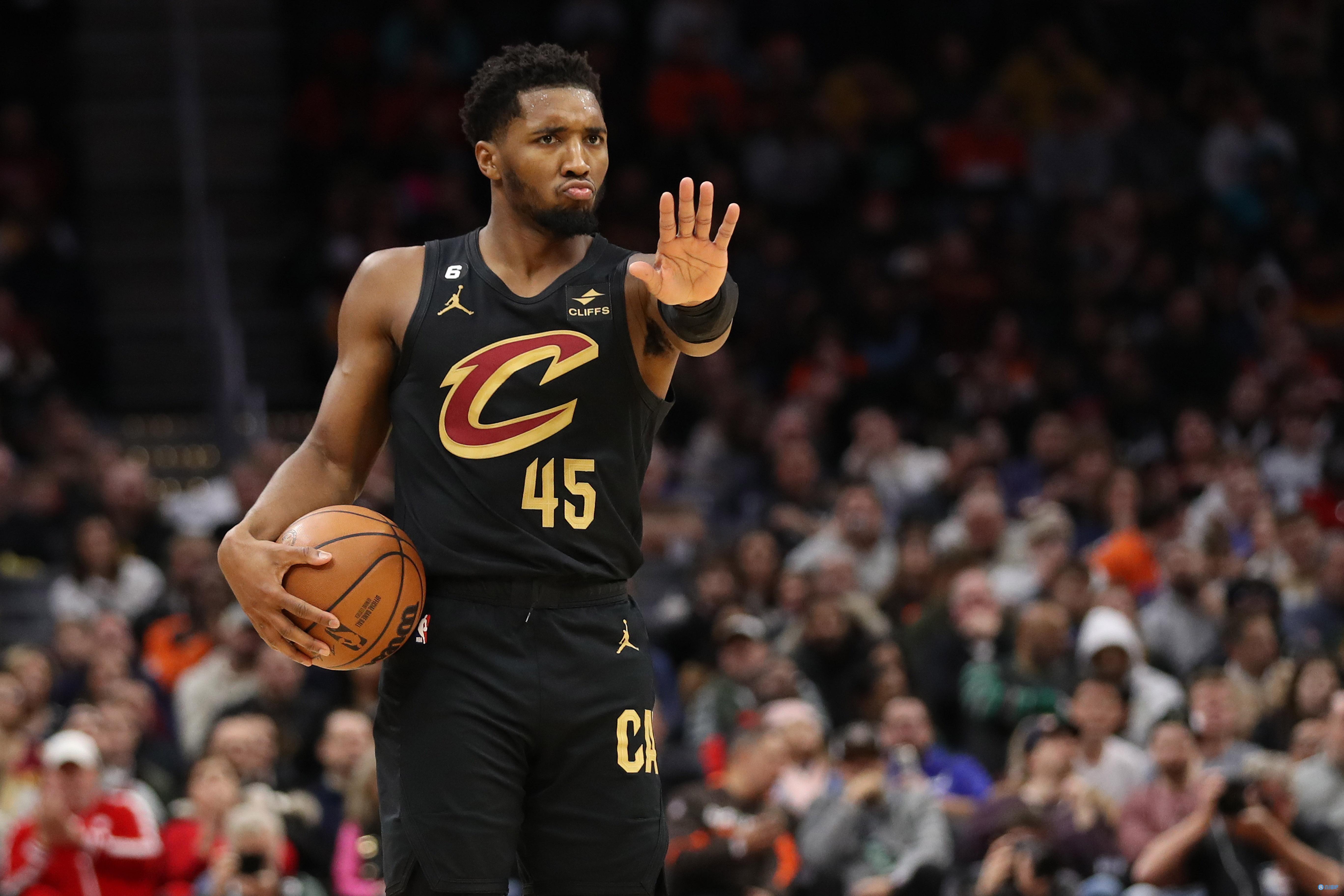 卡洛斯-奥古斯托：踢右路我也感觉良好，球队始终是第一位的（卡洛斯-奥古斯托：右路同样适应，球队利益至上）