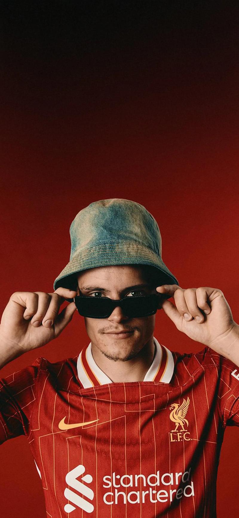 阿圭罗：阿根廷能赢2026世界杯；梅西是巴萨队史最重要的球员（阿圭罗：看好阿根廷夺得2026世界杯，梅西是巴萨史上最重要的球员）